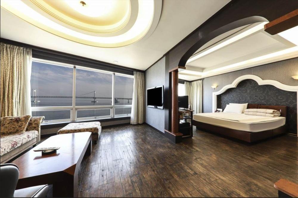 Bridge Hotel Puszan Kültér fotó